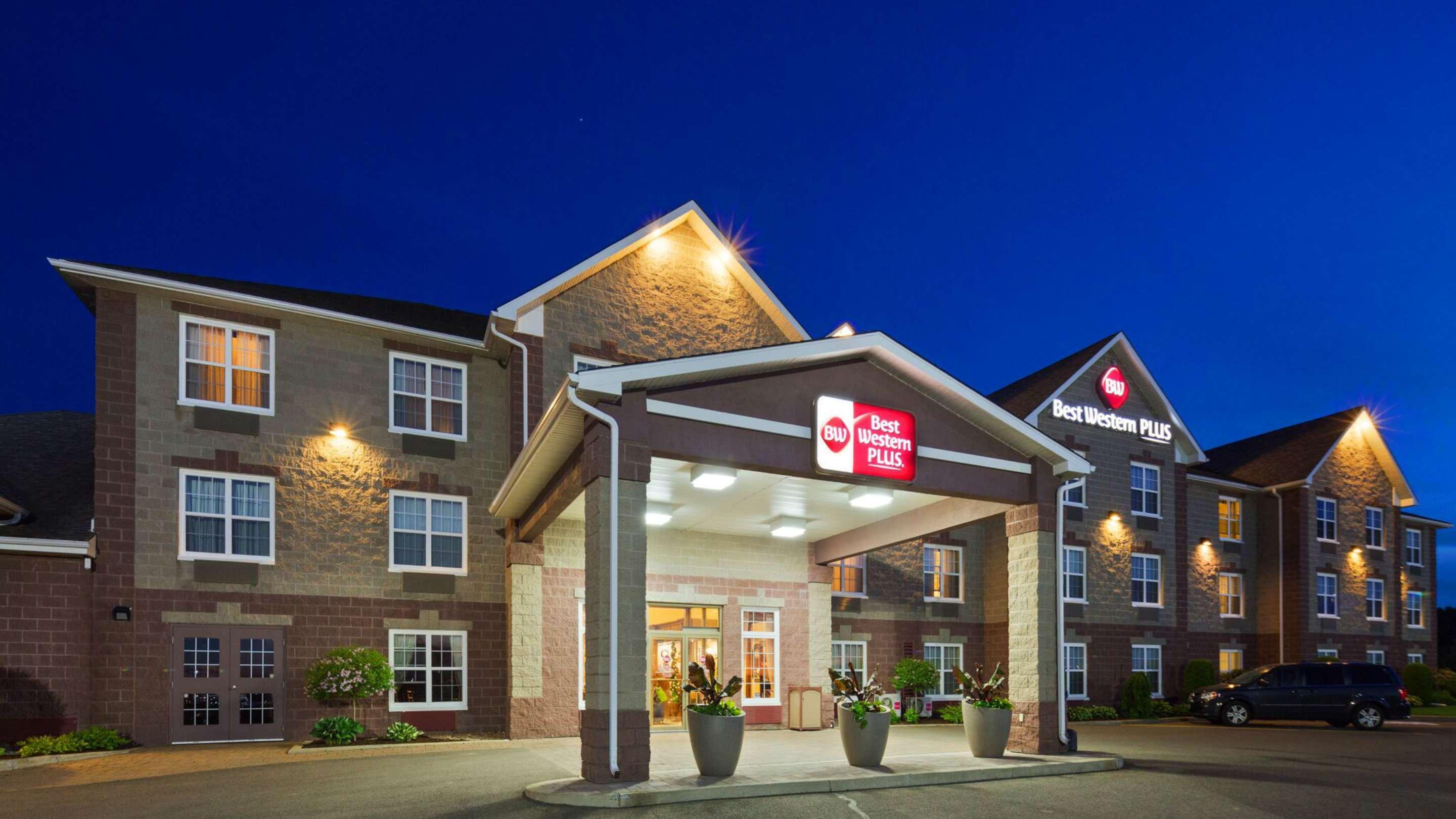 Best Western Plus Grand-Sault Hotel & Suites Экстерьер фото